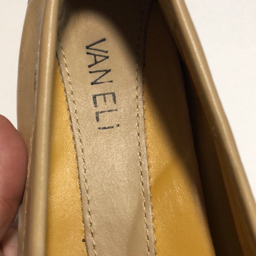 Vaneli Cream Loafers with Metallic Strap Size 7 Medium.Excellent Condition. - Picture 11 of 11